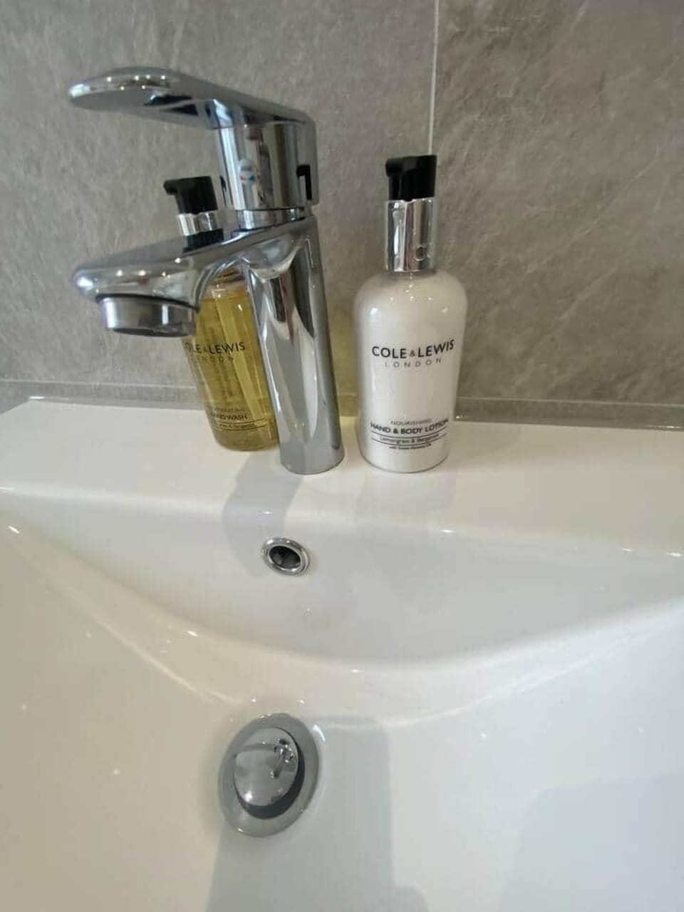 Bathroom amenities