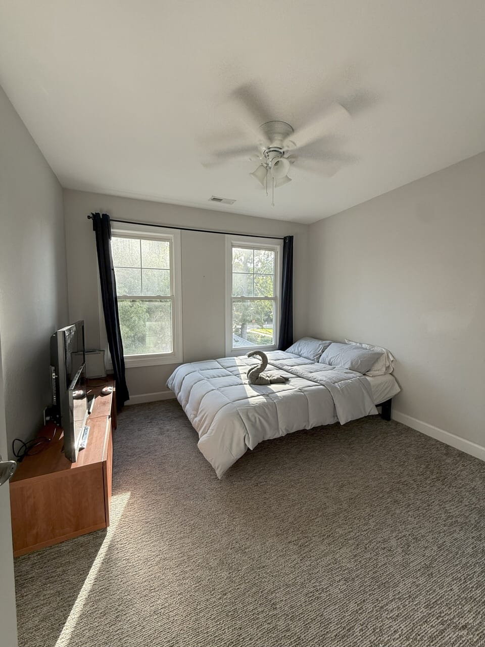 3rd Floor - Bedroom 2 -Full Bed