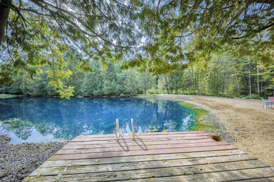 Willow Brook Getaway: Hot Tub, Deck in Mifflinburg Cottage in Pennsylvania