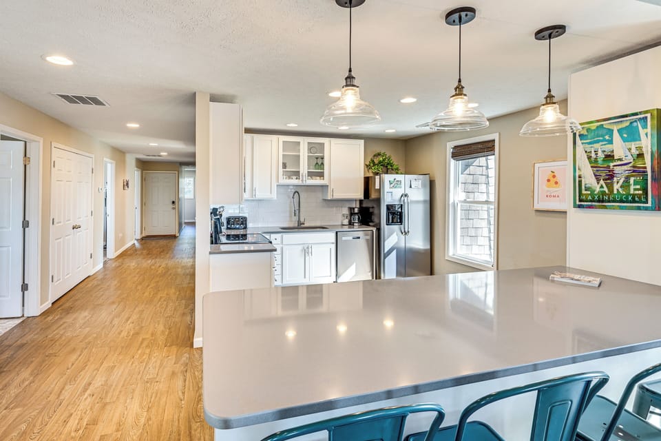 House (5 Bedrooms) | Interior