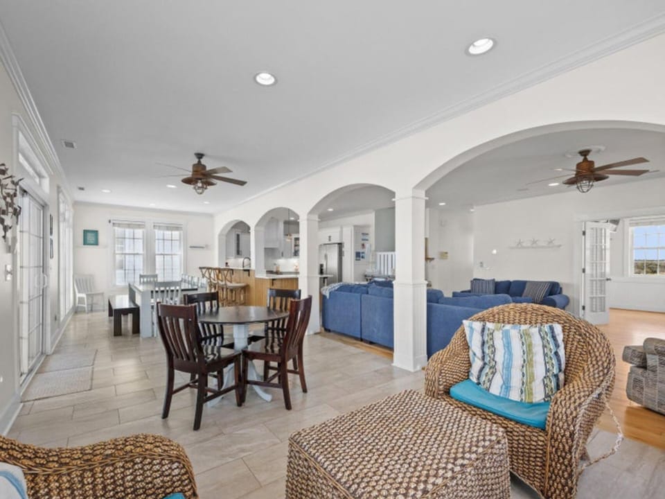 Kitchen Nook - Seating for 4