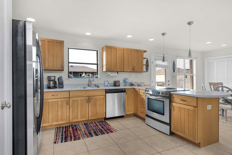 Full kitchen