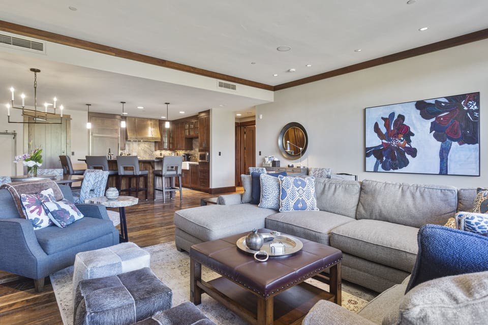 Condo, 3 Bedrooms | Living area | Smart TV, streaming services