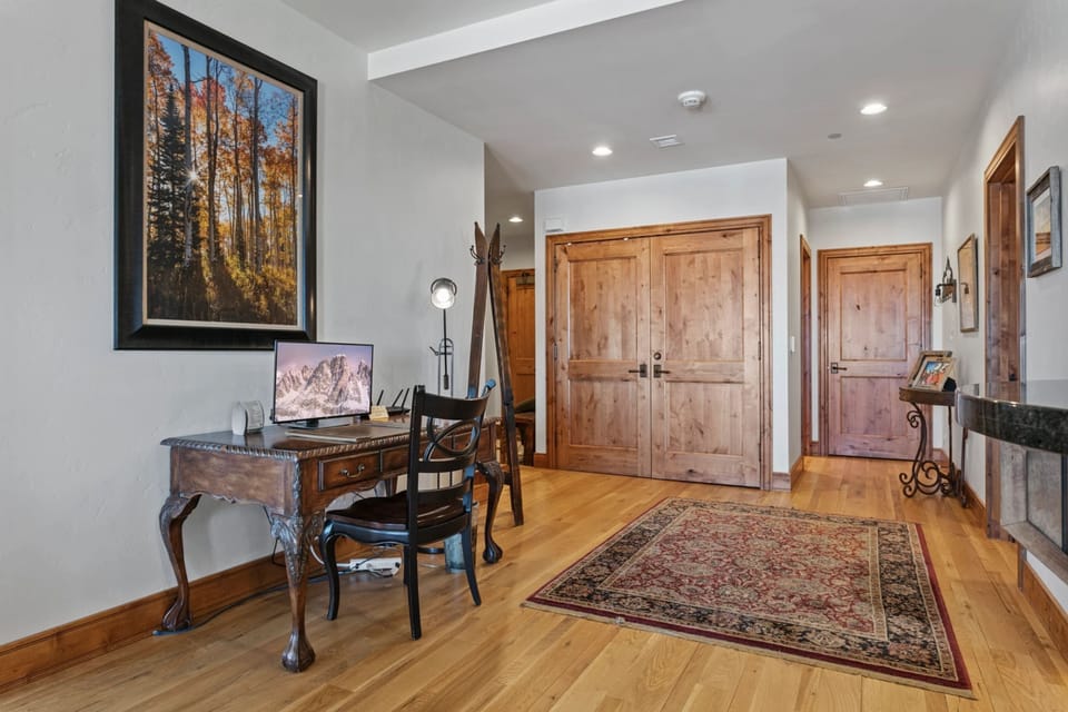 Condo, 3 Bedrooms | Interior
