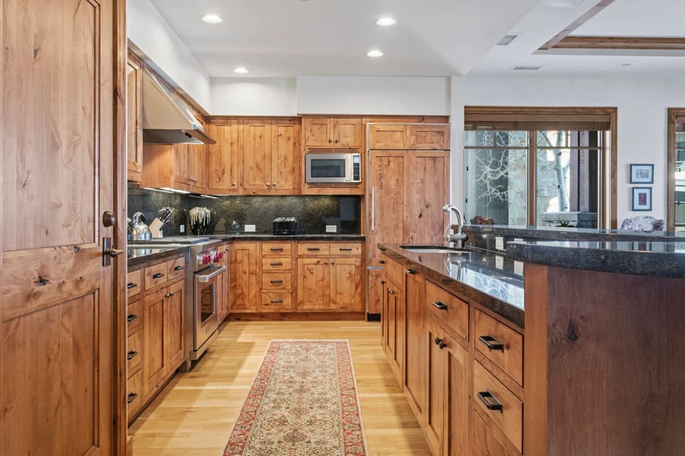 Condo, 3 Bedrooms | Private kitchen | Coffee/tea maker, fridge, oven, toaster