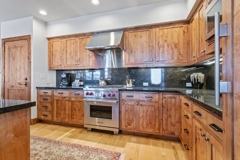 Condo, 3 Bedrooms | Private kitchen | Coffee/tea maker, fridge, oven, toaster