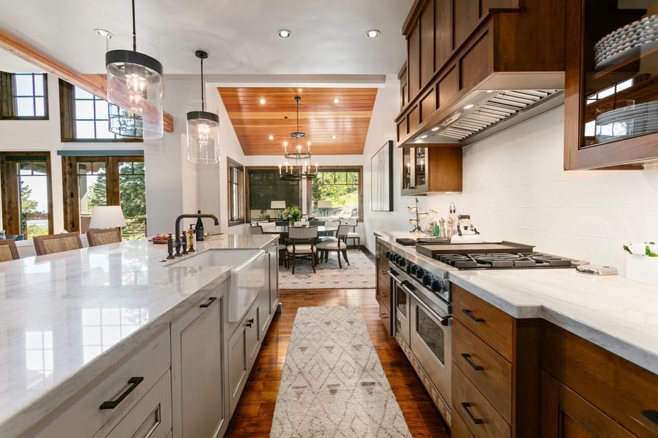 Condo, 4 Bedrooms | Private kitchen | Fridge, microwave, oven, coffee/tea maker