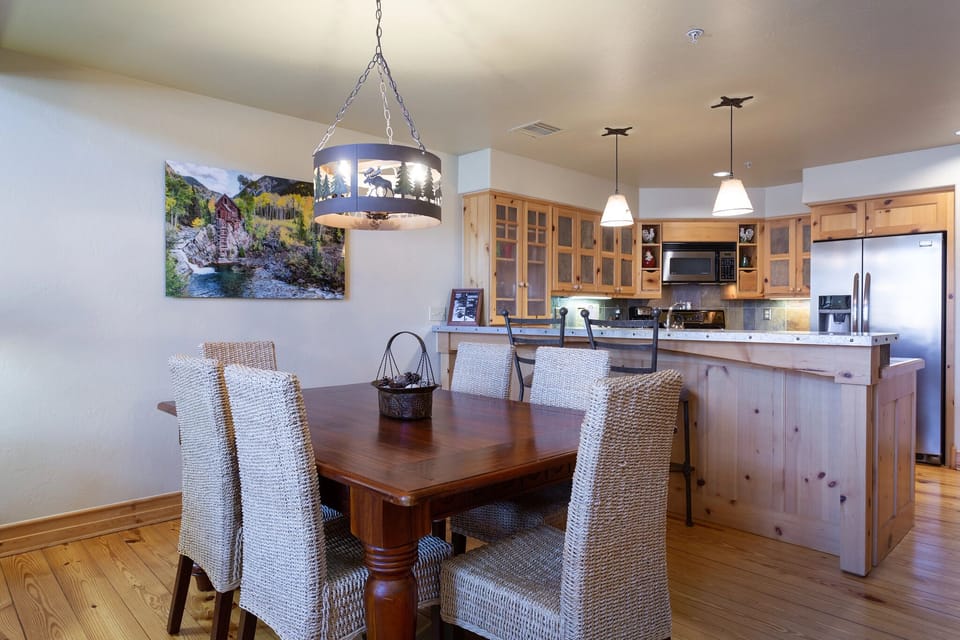 Condo, 3 Bedrooms | Dining