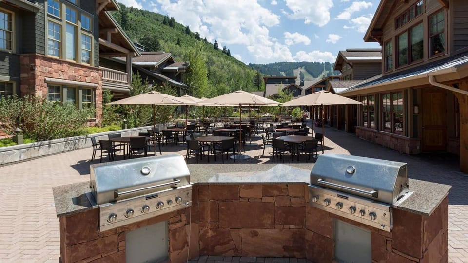 Studio | Outdoor dining