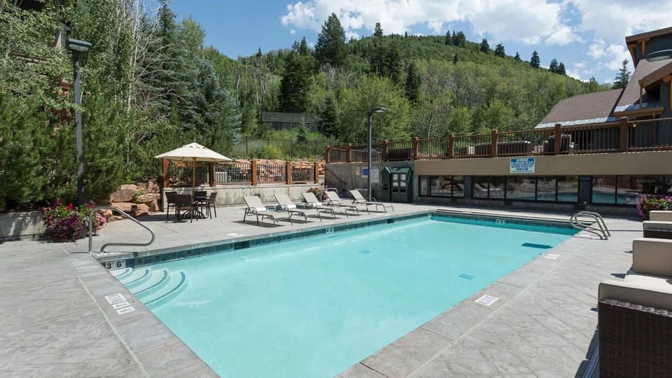 Studio | Pool | Outdoor pool, a heated pool