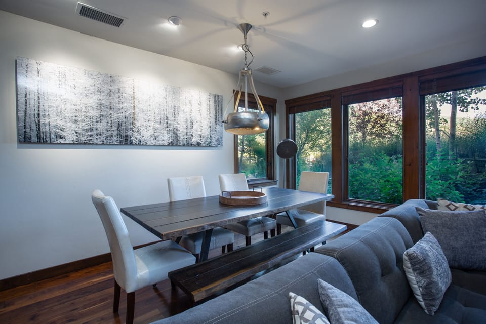 Condo, 1 Bedroom | Dining