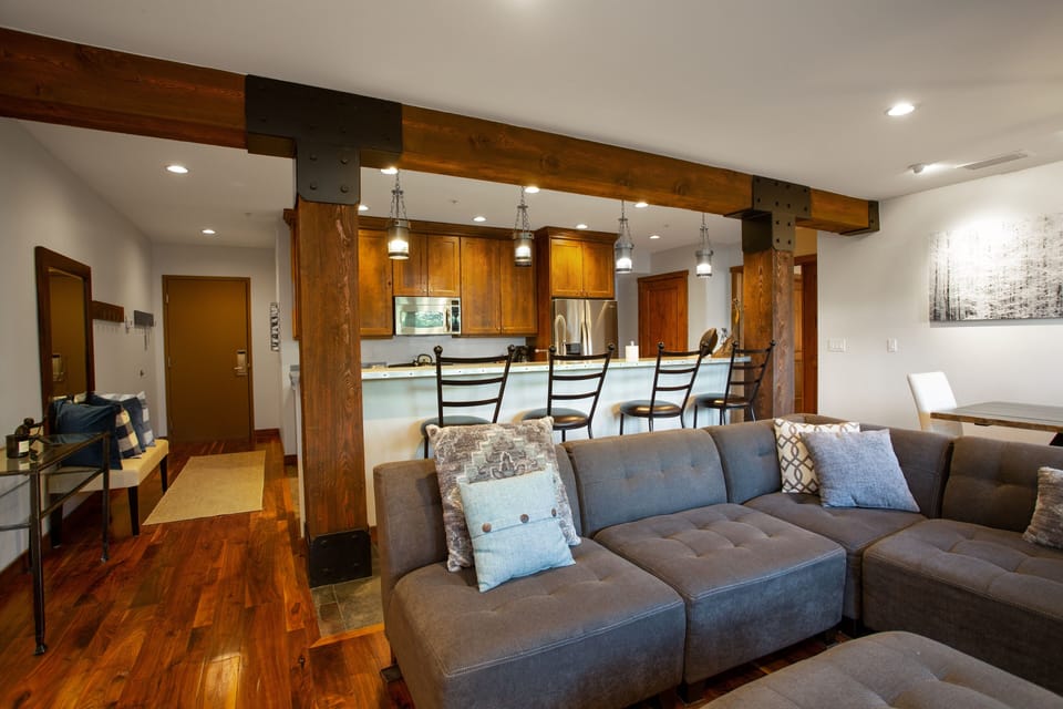 Condo, 1 Bedroom | Living area | Smart TV