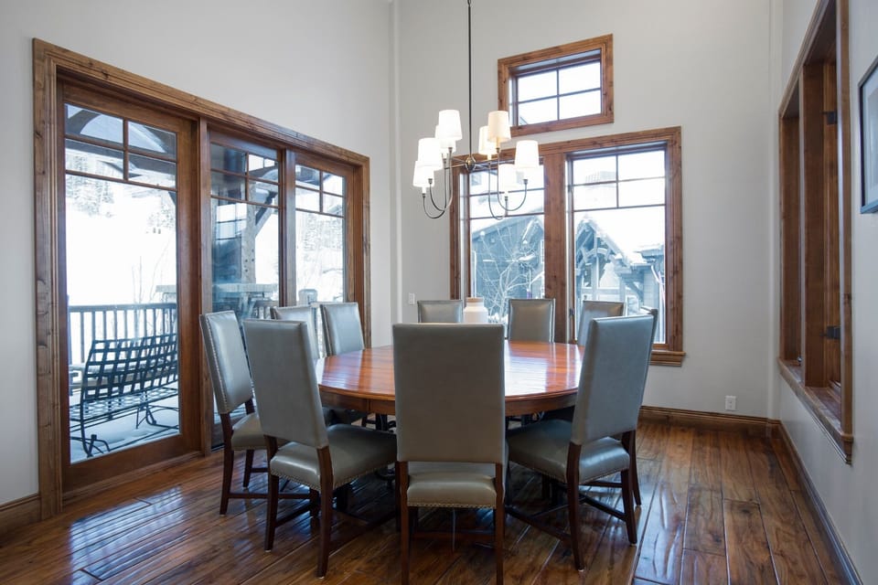 Condo, 5 Bedrooms | Dining