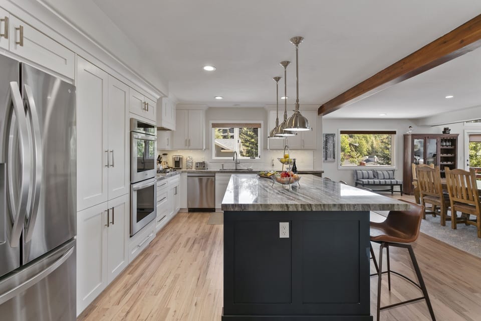 House, 6 Bedrooms | Private kitchen | Coffee/tea maker, fridge, oven, toaster