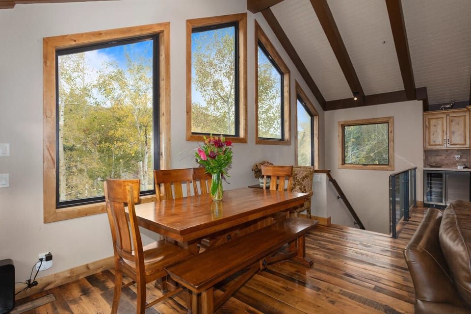 Condo, 2 Bedrooms | Dining