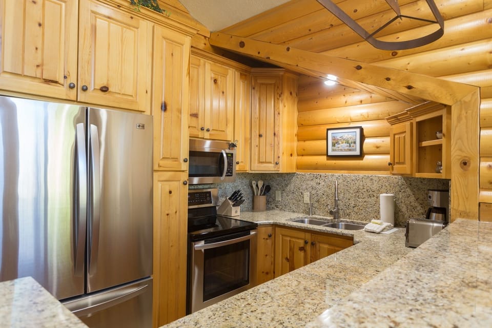 Condo, 2 Bedrooms | Private kitchen | Coffee/tea maker, fridge, oven, toaster