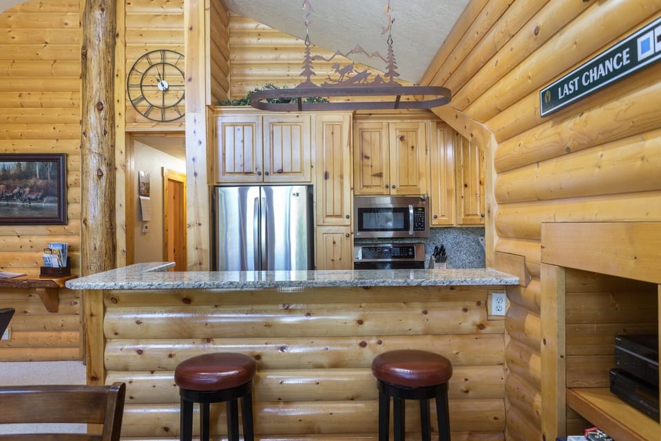 Condo, 2 Bedrooms | Private kitchen | Coffee/tea maker, fridge, oven, toaster