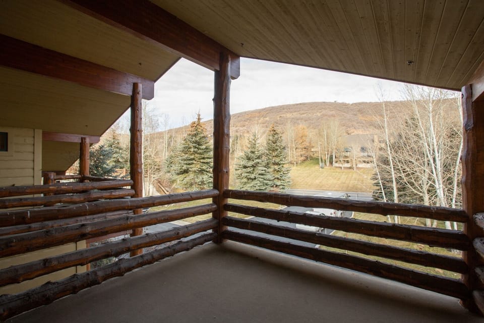 Condo, 3 Bedrooms | Property grounds