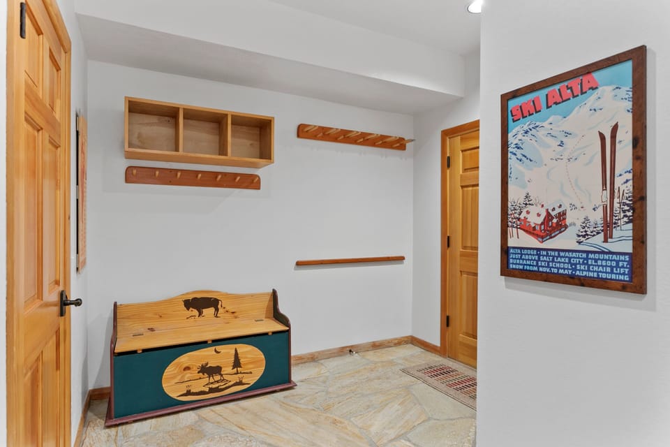 Condo, 4 Bedrooms | Interior