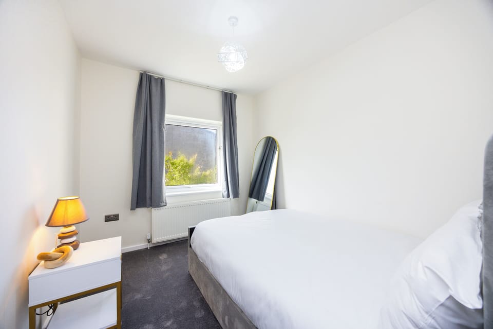 Deluxe House | Iron/ironing board, free WiFi