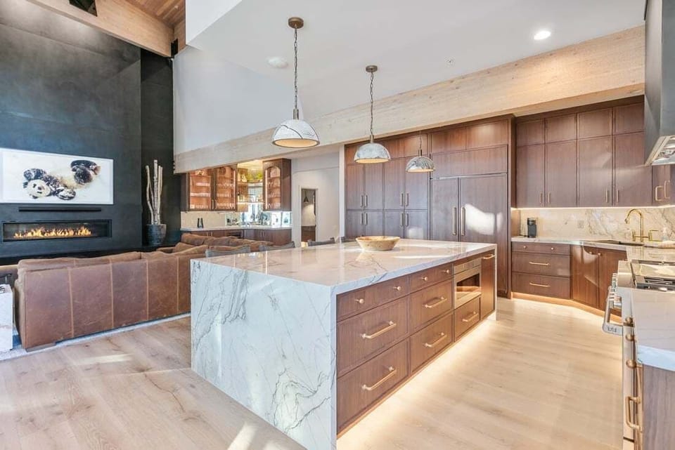 Condo, 4 Bedrooms | Private kitchen | Fridge, oven, coffee/tea maker, toaster