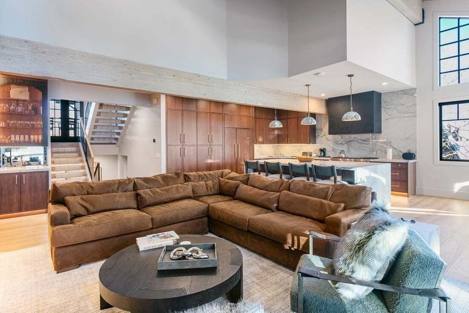 Condo, 4 Bedrooms | Living area | Smart TV