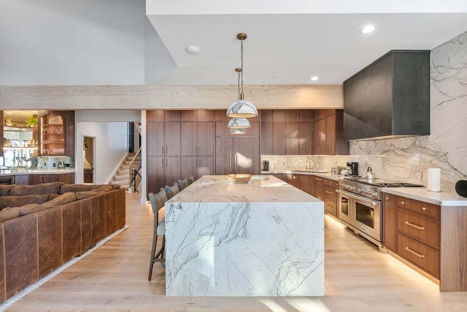 Condo, 4 Bedrooms | Private kitchen | Fridge, oven, coffee/tea maker, toaster