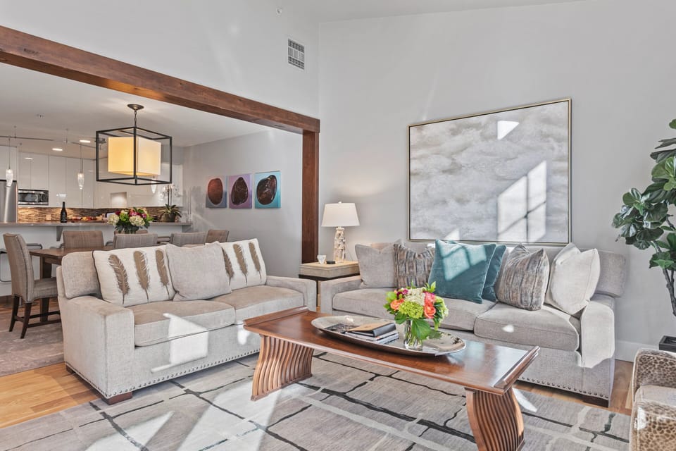Condo, 2 Bedrooms | Living area | Smart TV