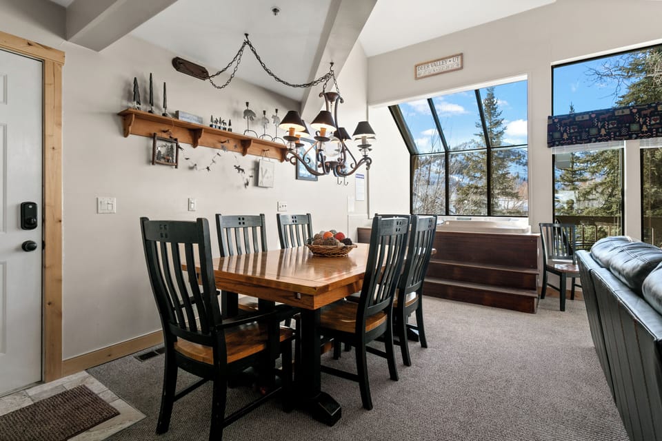 Condo, 4 Bedrooms | Dining