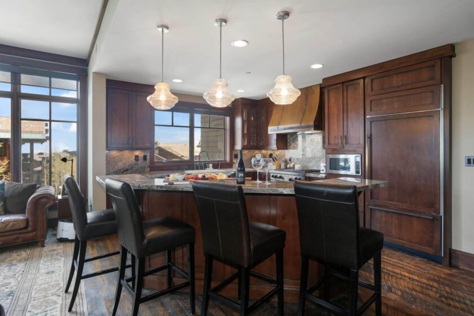 Condo, 3 Bedrooms | Private kitchen | Coffee/tea maker, fridge, oven, toaster