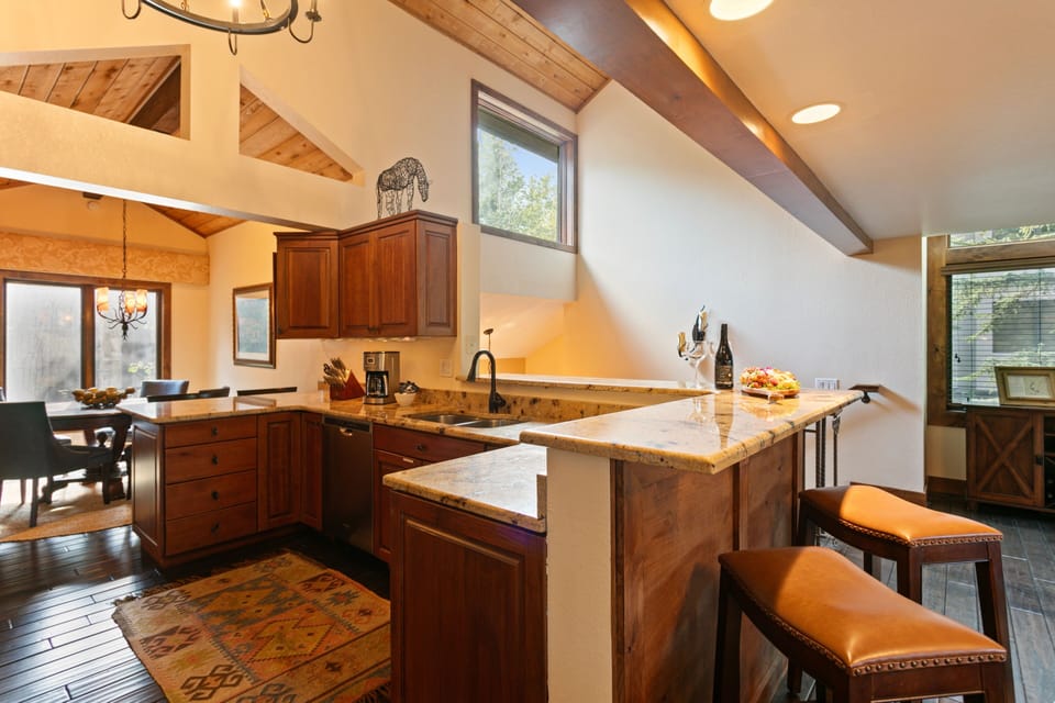 Condo, 3 Bedrooms | Private kitchen | Coffee/tea maker, fridge, oven, toaster