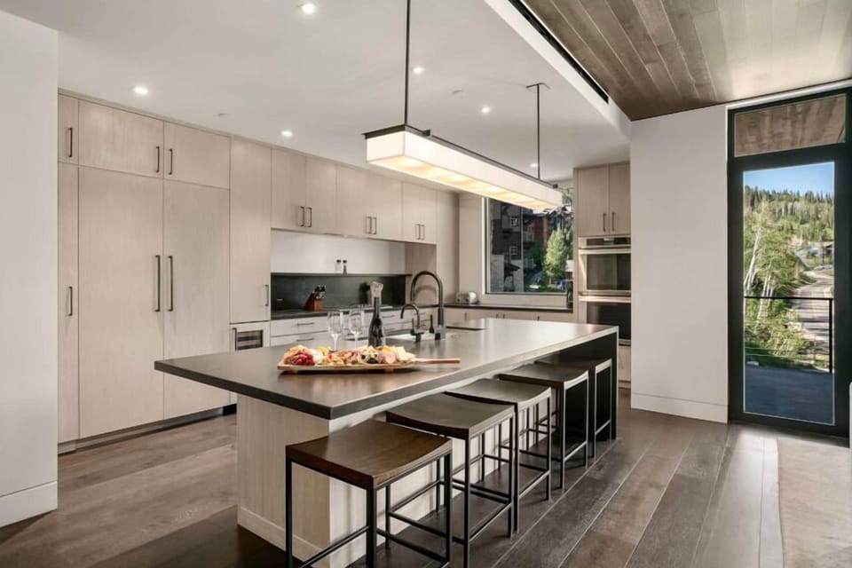 Condo, 3 Bedrooms | Private kitchen | Coffee/tea maker, fridge, oven, toaster