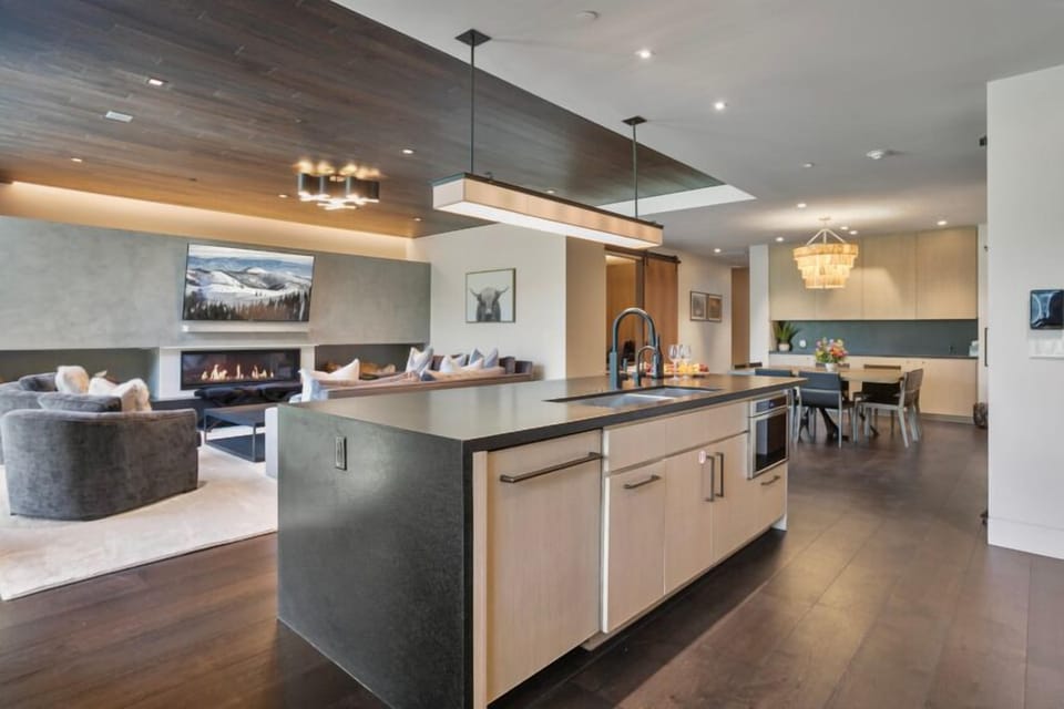 Condo, 3 Bedrooms | Interior