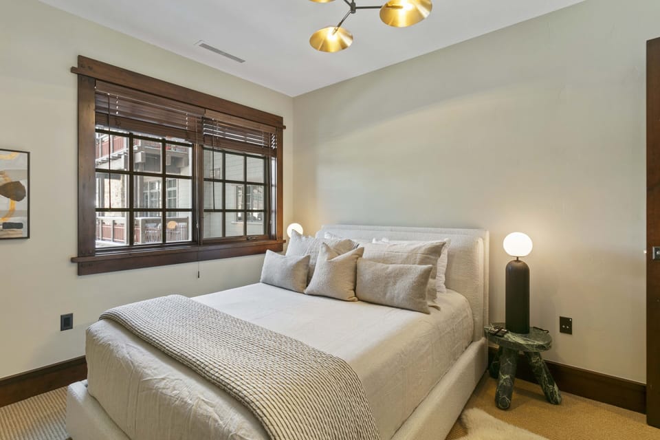 Condo, 2 Bedrooms | 2 bedrooms, iron/ironing board, WiFi (free)