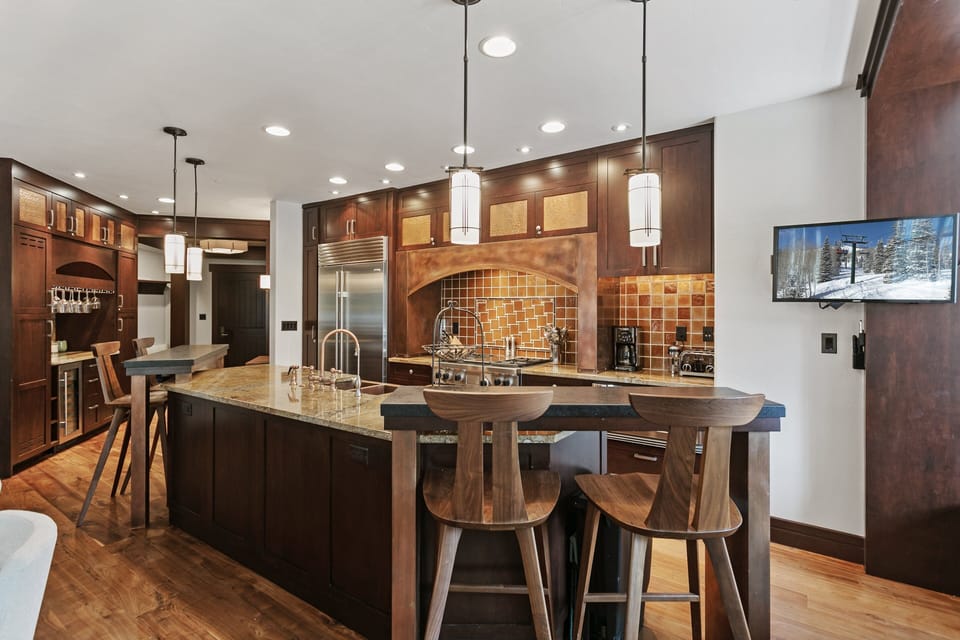 Condo, 3 Bedrooms | Private kitchen | Coffee/tea maker, fridge, oven, toaster