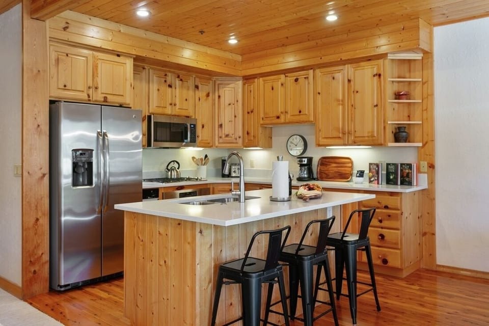 Condo, 3 Bedrooms | Private kitchen | Coffee/tea maker, fridge, oven, toaster