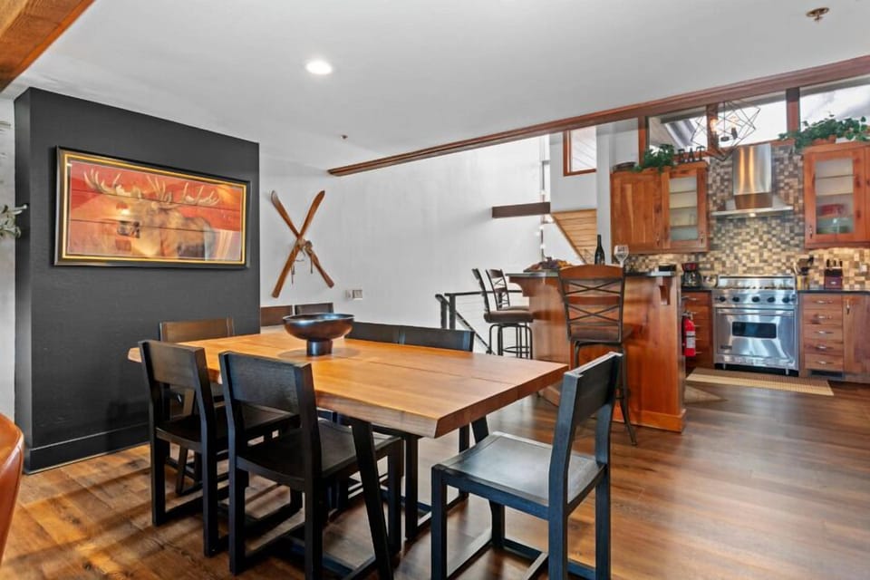 Condo, 3 Bedrooms | Dining