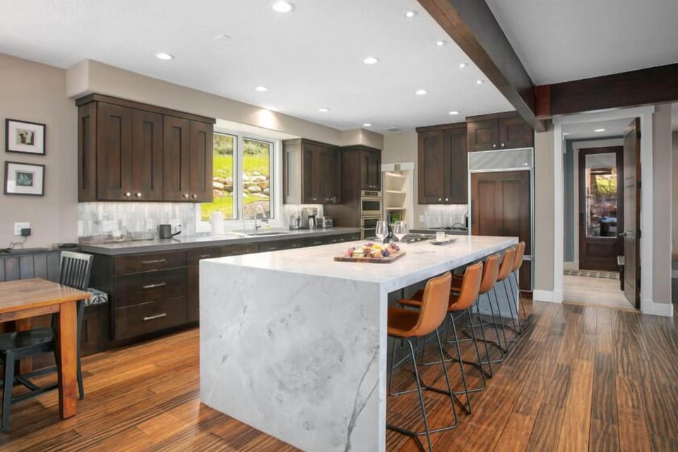 House, 5 Bedrooms | Private kitchen | Coffee/tea maker, fridge, oven, toaster