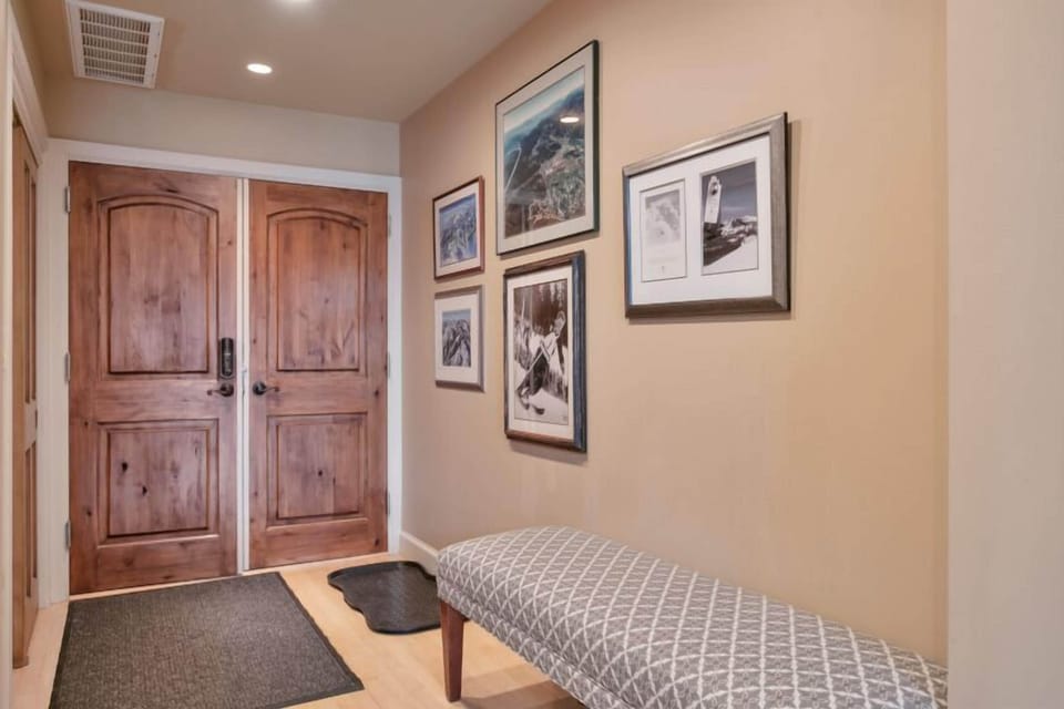 Condo, 1 Bedroom | Interior