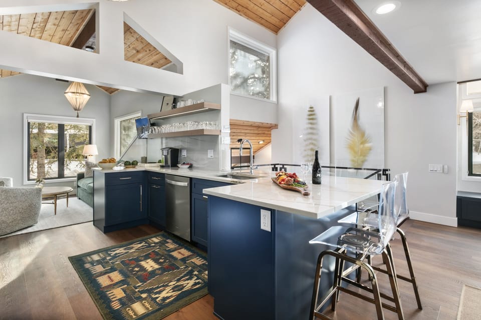 Condo, 3 Bedrooms | Private kitchen | Coffee/tea maker, fridge, oven, toaster