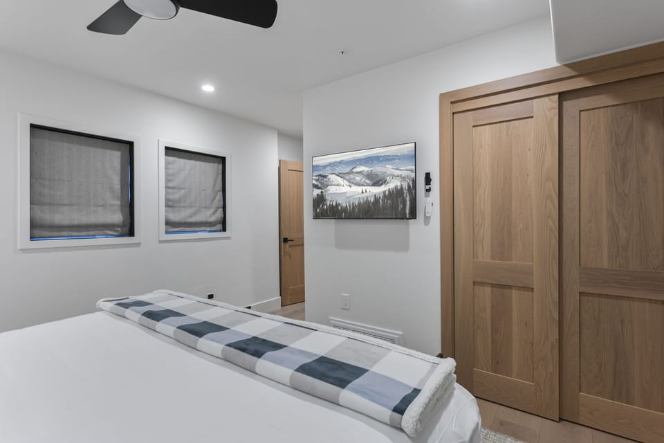 Condo, 3 Bedrooms | 3 bedrooms, iron/ironing board, WiFi (free)