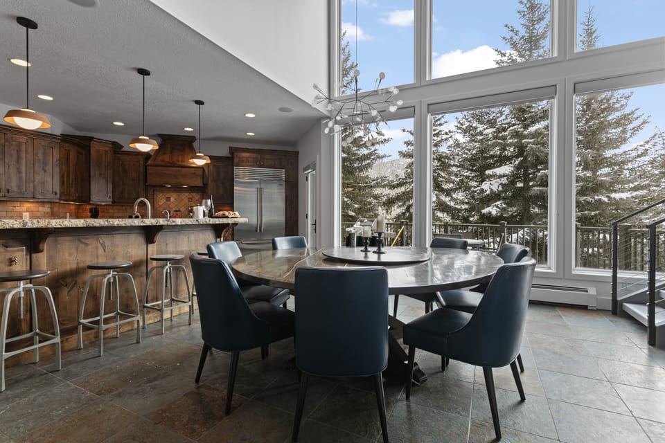 Condo, 5 Bedrooms | Dining