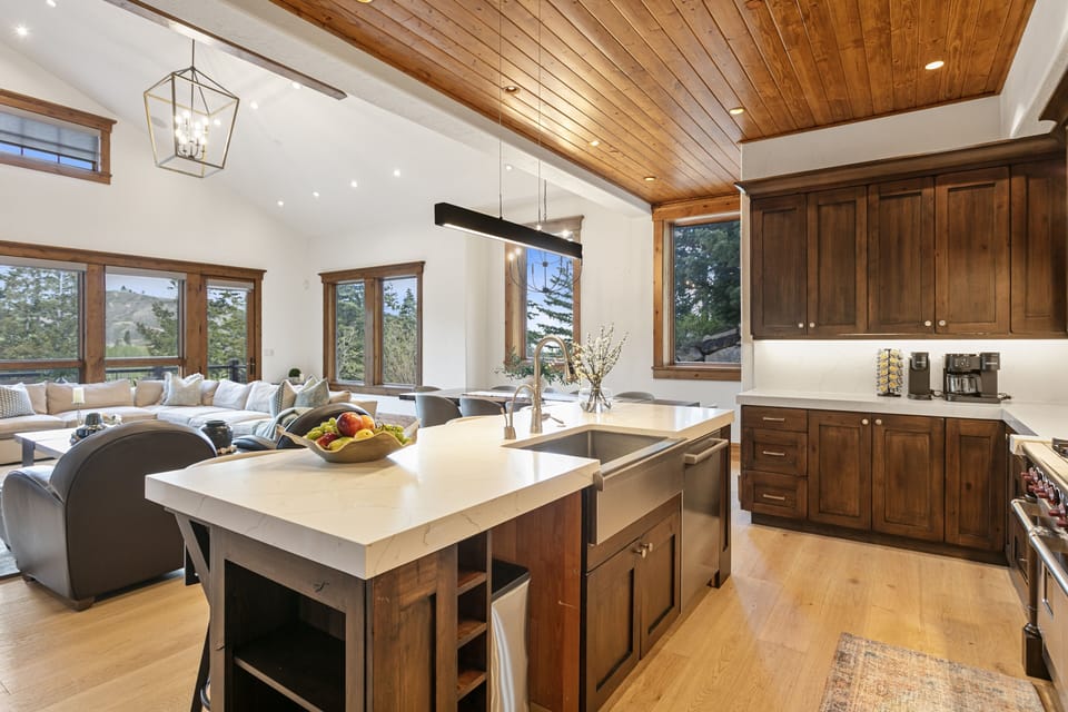 Condo, 4 Bedrooms | Interior