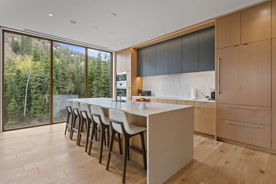 Condo, 3 Bedrooms | Private kitchen | Fridge, oven, coffee/tea maker, toaster