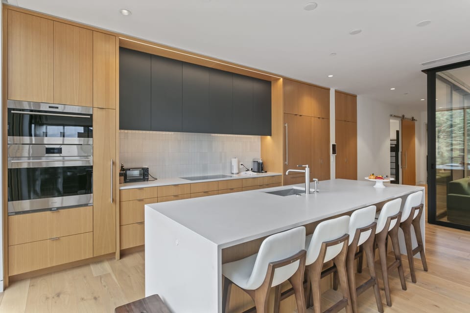 Condo, 3 Bedrooms | Private kitchen | Fridge, oven, coffee/tea maker, toaster