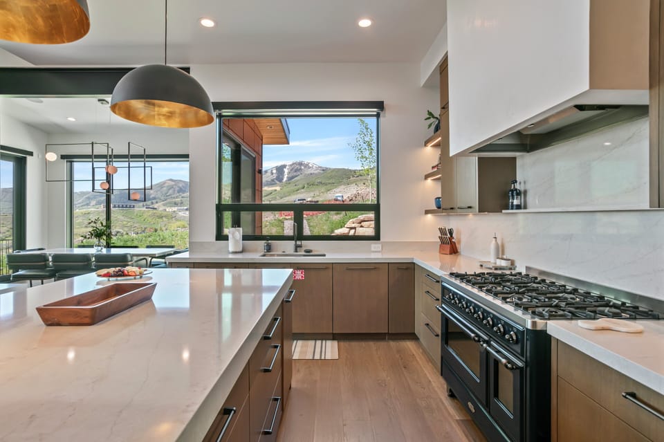 House, 4 Bedrooms | Private kitchen | Coffee/tea maker, fridge, oven, toaster