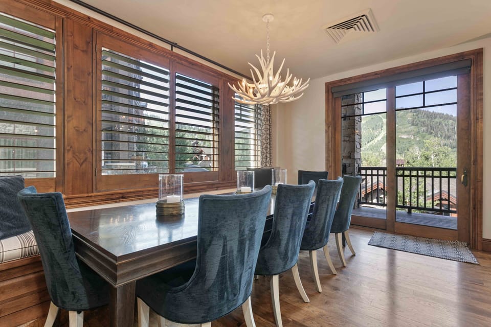 Condo, 4 Bedrooms | Dining