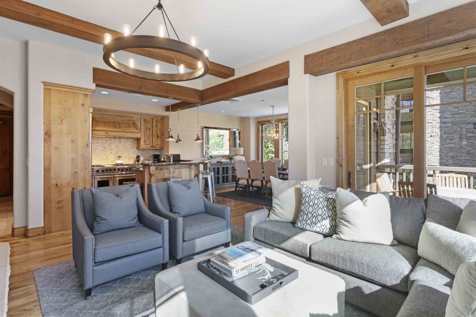 Condo, 4 Bedrooms | Living area | Smart TV