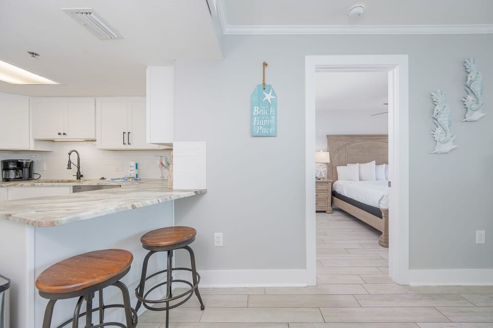 Condo, 2 Bedrooms | Interior