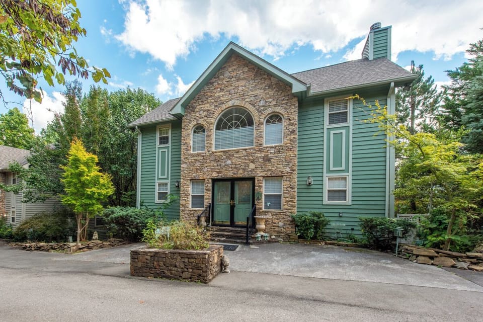 Mountain View Paradise's exterior